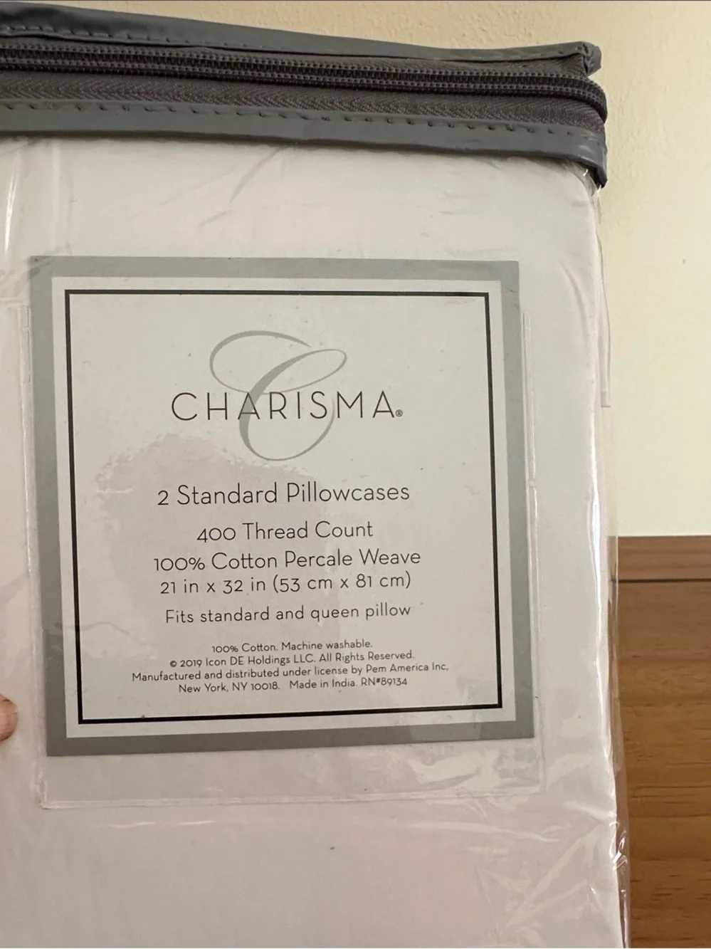 Charisma White Pillowcases 2-Pack in Transparent Zip Pouch